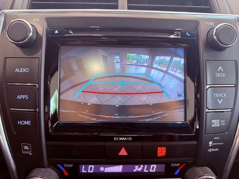 Used 2017 Toyota Camry XLE FWD image 25