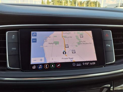 Used 2020 Buick Enclave Essence w/ Sound and Sites Package image 7