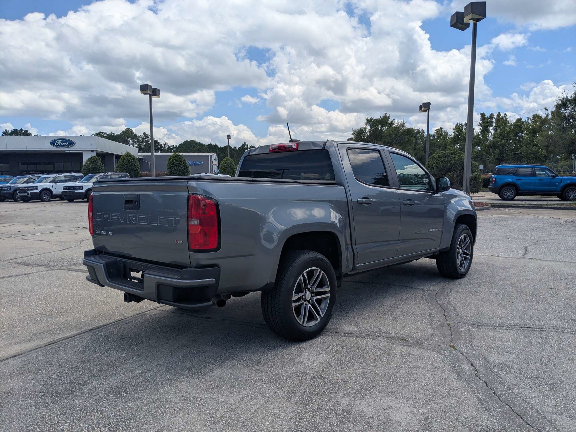 Used 2021 Chevrolet Colorado W/T w/ Custom Special Edition AWD/4WD image 4