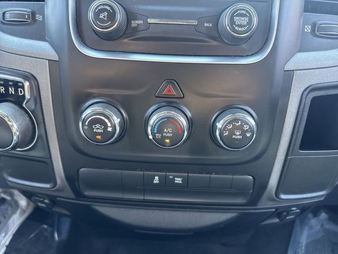 Used 2017 RAM 1500 Express image 18