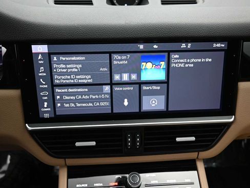 Used 2021 Porsche Cayenne AWD/4WD image 10