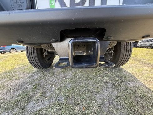 Used 2023 Jeep Gladiator Sport image 9