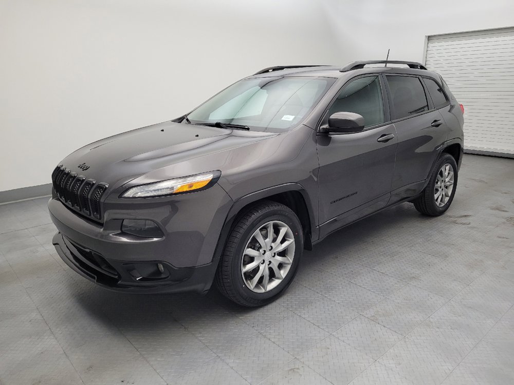 Used 2018 Jeep Cherokee Latitude AWD/4WD image 2