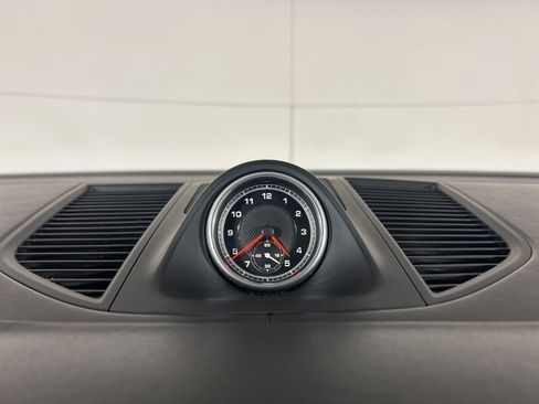 Certified 2021 Porsche Macan S image 28