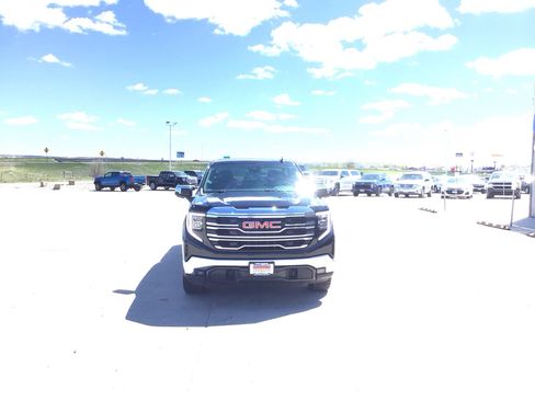 Used 2025 GMC Sierra 1500 SLT AWD/4WD image 9