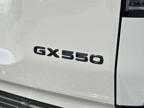 Used 2025 Lexus GX 550 AWD/4WD image 9