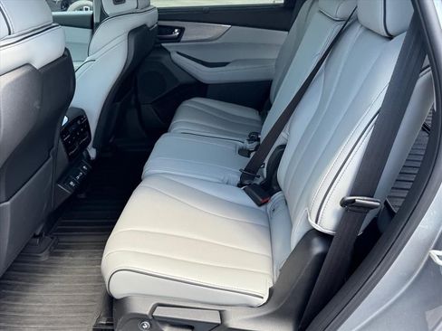 Used 2024 Acura MDX SH-AWD w/ Advance Package image 10