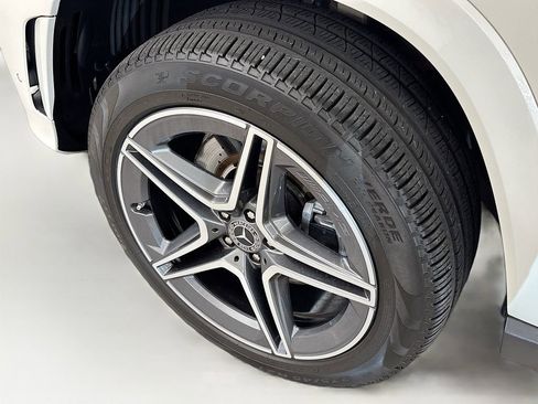 Used 2023 Mercedes-Benz GLS 450 4MATIC image 28