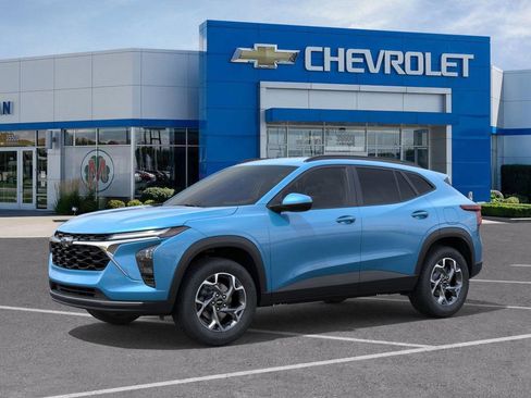 New 2026 Chevrolet Trax LT w/ Driver Confidence Package image 2