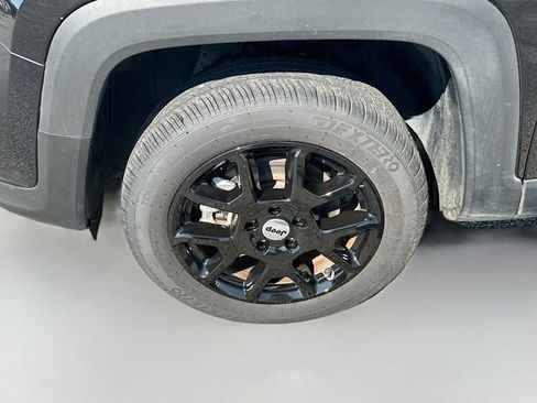 Used 2022 Jeep Renegade Latitude image 29