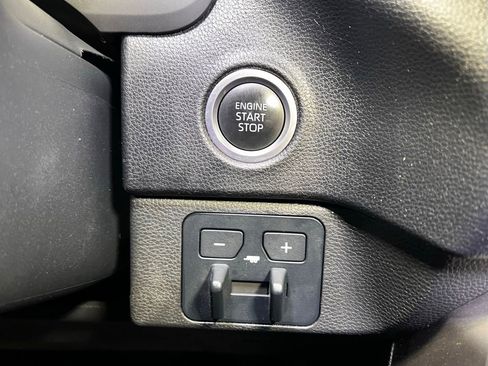 Used 2022 Toyota Tundra SR5 w/ SR5 Convenience Package image 28