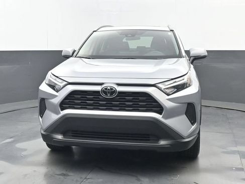 Used 2025 Toyota RAV4 XLE w/ Convenience Package FWD image 19