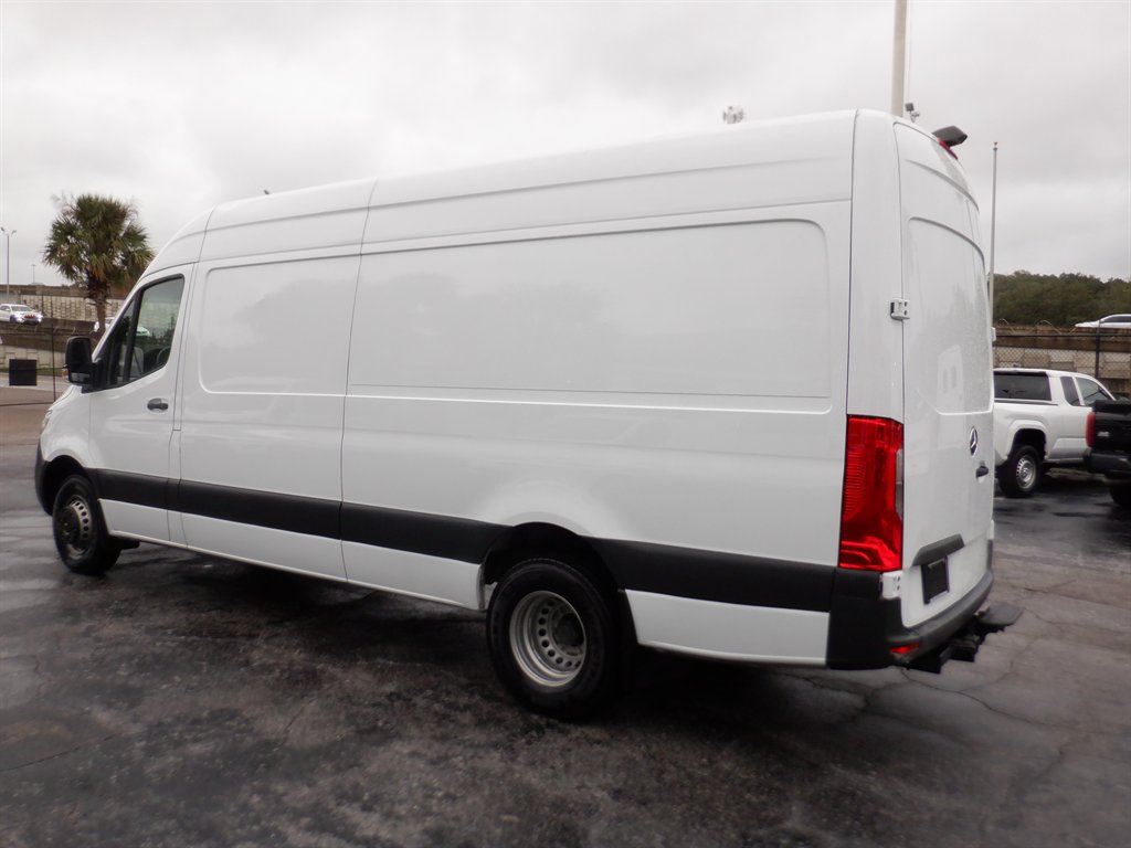 Used 2022 Mercedes-Benz Sprinter 4500 image 3