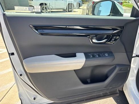Used 2023 Honda CR-V EX-L image 11