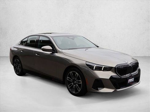Used 2026 BMW 530i xDrive AWD/4WD image 4