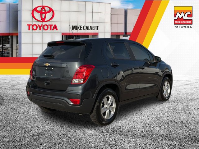Used 2020 Chevrolet Trax LS w/ Tint and Cruise Package FWD image 5