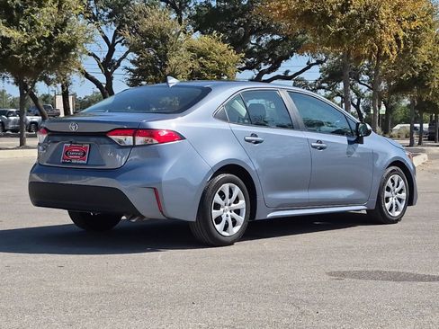 Used 2025 Toyota Corolla LE FWD image 5