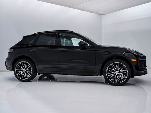 New 2026 Porsche Macan image 9
