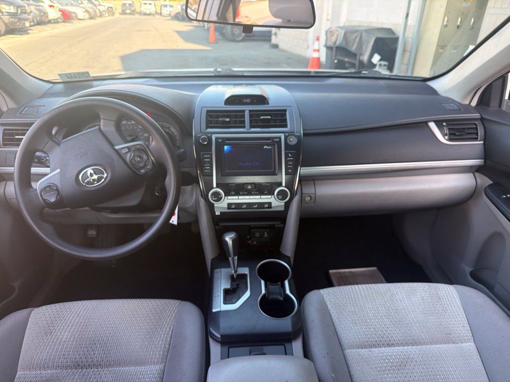 Used 2014 Toyota Camry LE FWD image 10