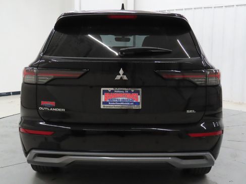 New 2026 Mitsubishi Outlander SEL image 4
