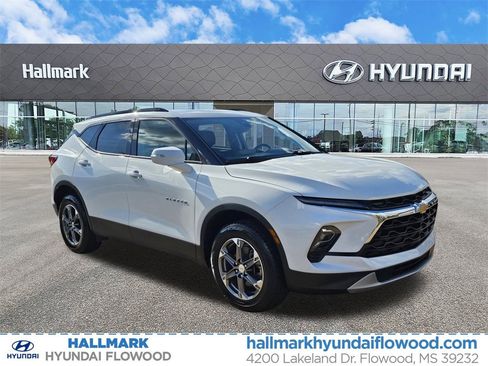 Used 2024 Chevrolet Blazer LT image 1