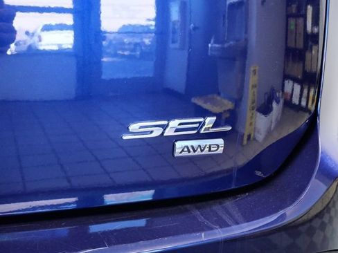 Used 2016 Ford Edge SEL w/ Equipment Group 201A AWD/4WD image 7