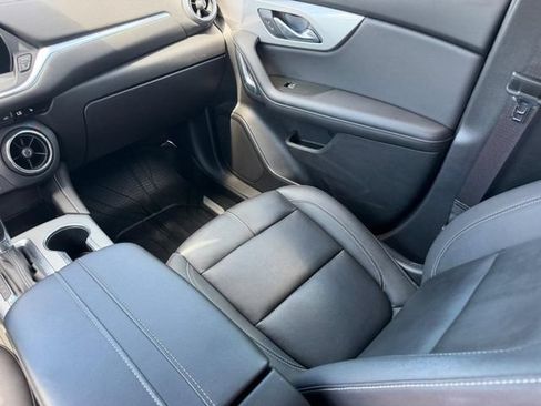 Used 2023 Chevrolet Blazer LT FWD image 19