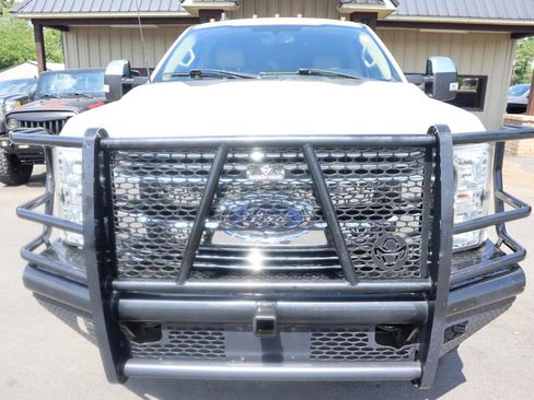 Used 2019 Ford F250 Lariat w/ Chrome Package AWD/4WD image 2