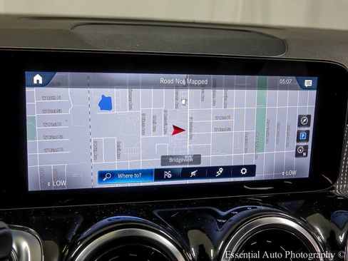 Used 2023 Mercedes-Benz GLB 250 GLB 250 image 17