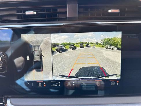 Used 2025 GMC Sierra 2500 Denali Ultimate AWD/4WD image 5