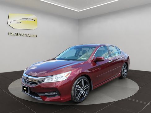 Used 2016 Honda Accord Touring image 3