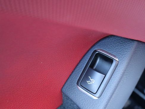 Used 2013 Mercedes-Benz SL 550 image 21