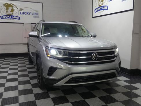Used 2022 Volkswagen Atlas SE w/ Panoramic Sunroof Package FWD image 5