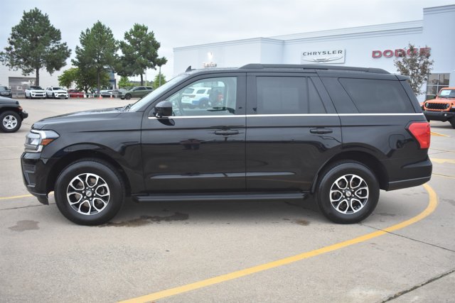 Used 2024 Ford Expedition XLT RWD image 9