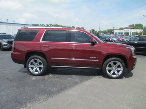Used 2020 GMC Yukon Denali w/ Open Road Package AWD/4WD image 4