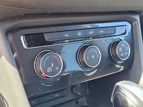 Used 2021 Volkswagen Tiguan S image 16