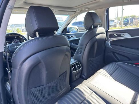 Used 2021 Genesis G70 3.3T RWD image 18