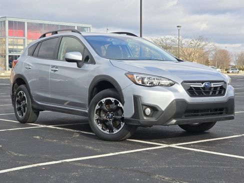 Used 2022 Subaru Crosstrek 2.0i Premium w/ Moonroof Package image 2