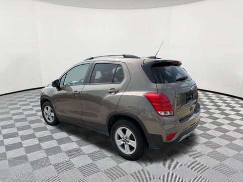 Used 2021 Chevrolet Trax LT FWD image 3