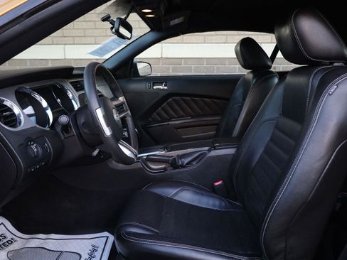 Used 2010 Ford Mustang Convertible RWD image 24