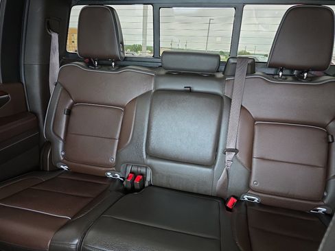 Used 2024 GMC Sierra 2500 Denali w/ Technology Package AWD/4WD image 10