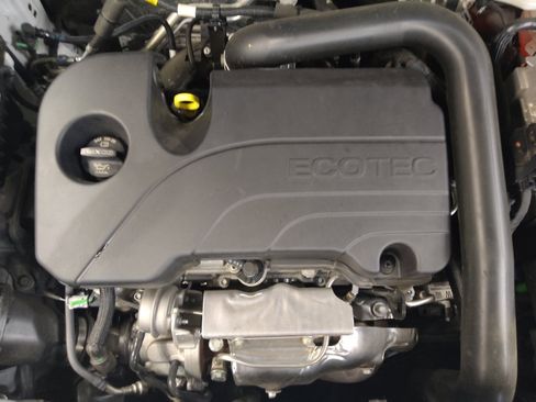 Used 2023 Chevrolet Equinox RS w/ RS Leather Package FWD image 30