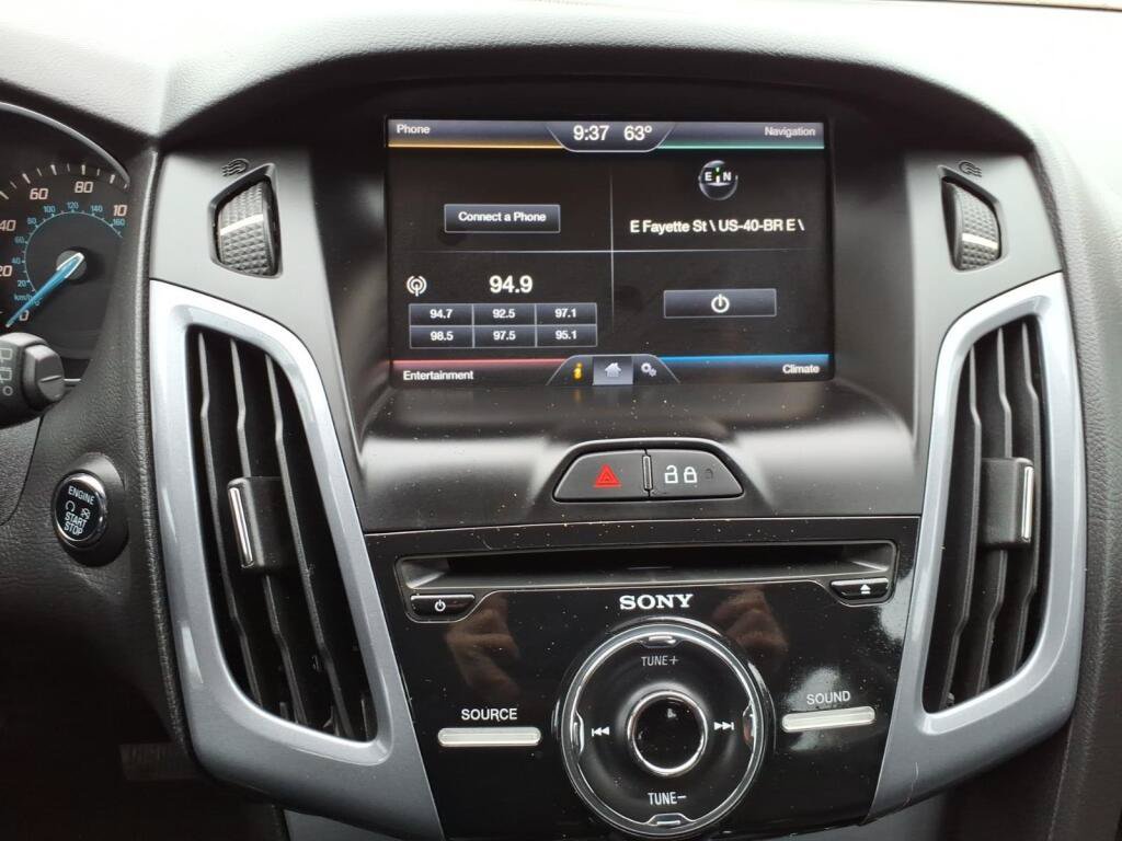 Used 2013 Ford Focus Titanium w/ Titanium Handling Pkg FWD image 16