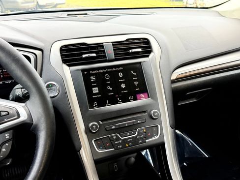 Used 2018 Ford Fusion SE w/ Equipment Group 602A FWD image 33