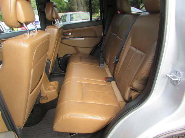 Used 2012 Jeep Liberty Limited AWD/4WD image 14