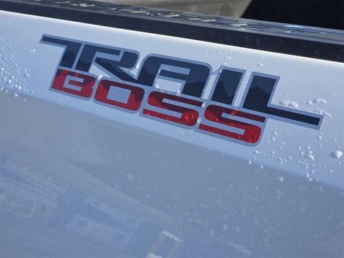 Used 2023 Chevrolet Silverado 1500 Custom Trail Boss w/ LPO, Dark Essentials Package image 8