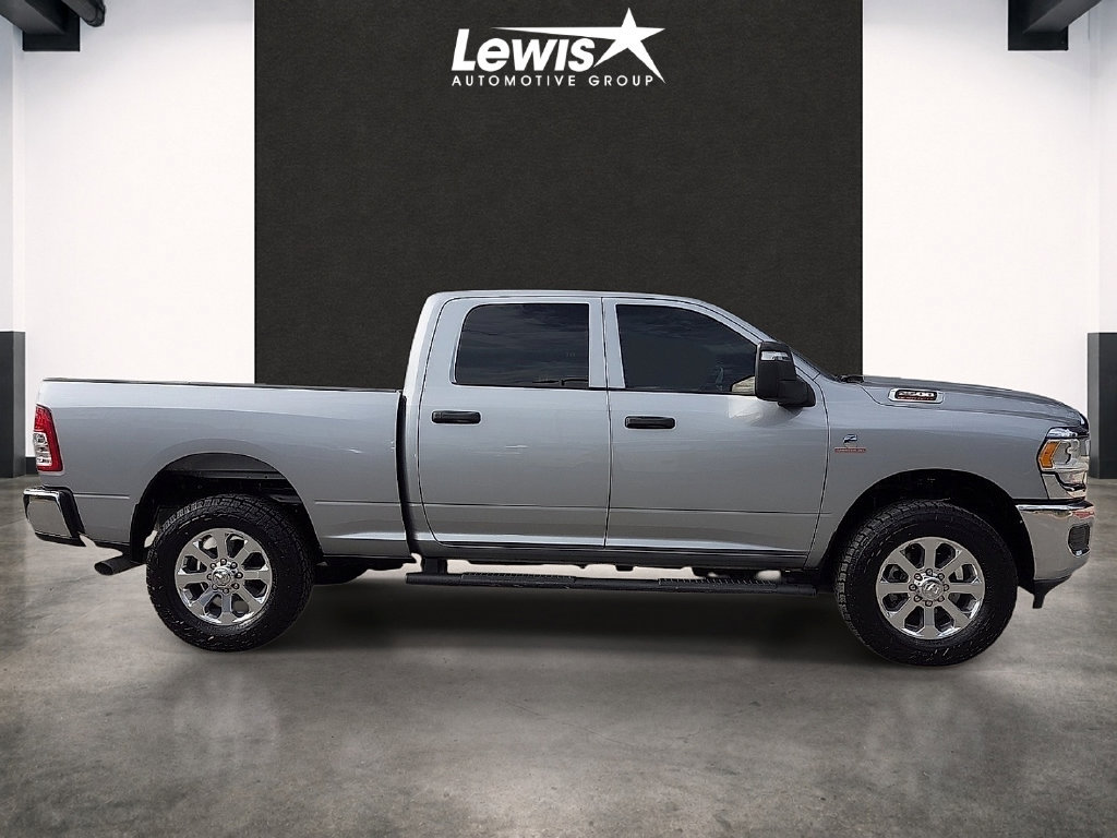 Used 2024 RAM 2500 Tradesman w/ Chrome Appearance Group AWD/4WD image 5