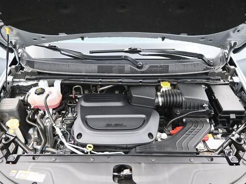 Used 2023 Chrysler Pacifica Limited w/ S Appearance Package image 22