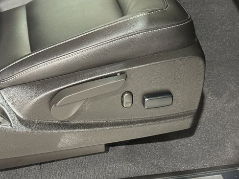 Used 2022 Chevrolet Colorado ZR2 w/ ZR2 Dusk Special Edition image 24