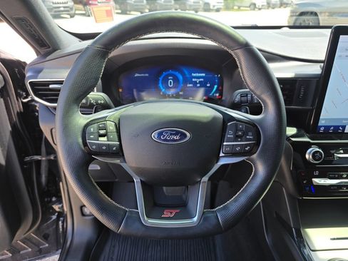 Used 2021 Ford Explorer ST w/ Equipment Group 401A AWD/4WD image 35